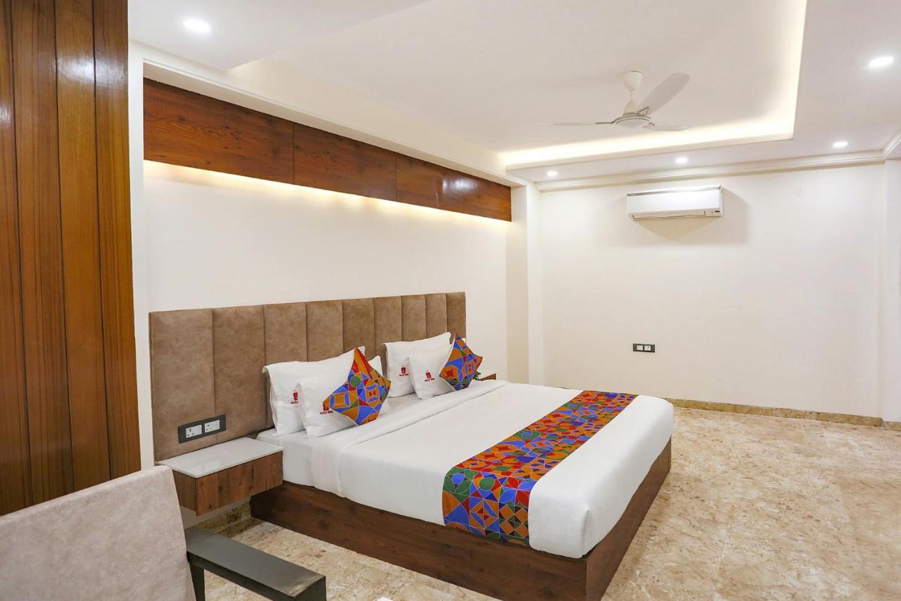 Fabhotel Golf Inn Golf Course Road גורגאון מראה חיצוני תמונה