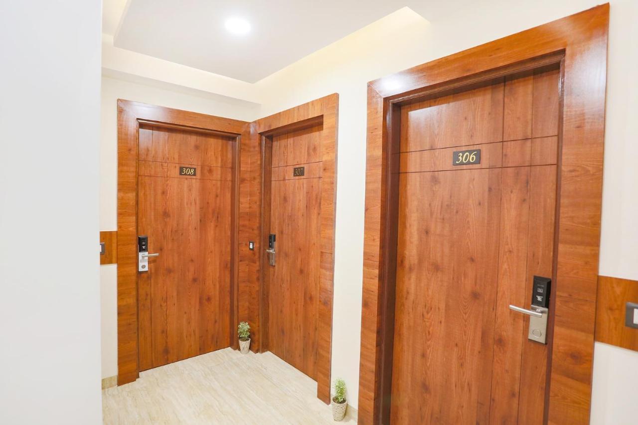 Fabhotel Golf Inn Golf Course Road גורגאון מראה חיצוני תמונה